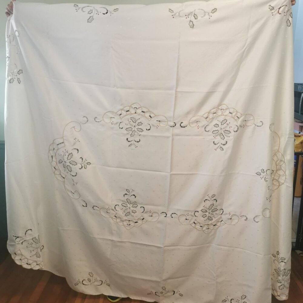 Vintage‎ Elegant Formal Dinning Room Table Cloth and (6) Napkins Set